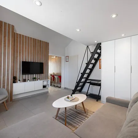 Portolan Apartment